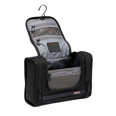 Alpha Hanging Travel Kit