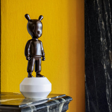 The Guest Sculpture, Chocolate