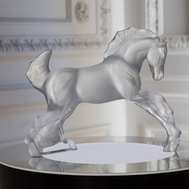 https://cdn.shopify.com/s/files/1/0593/0998/1832/files/10647600-horse-sculpture-20181.jpg?v=1722513292