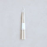https://cdn.shopify.com/s/files/1/0562/0914/6006/products/12inchTaperCandles_Parchment_White12.jpg?v=1741874804