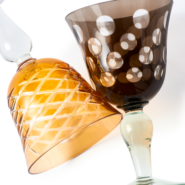 https://www.polspotten.com/dw/image/v2/BFPM_PRD/on/demandware.static/-/Sites-mastercatalog-polspotten/default/dwe252ab77/images/hires/Wineglass-cuttings-multicolour-multi-colour_09_detail.png