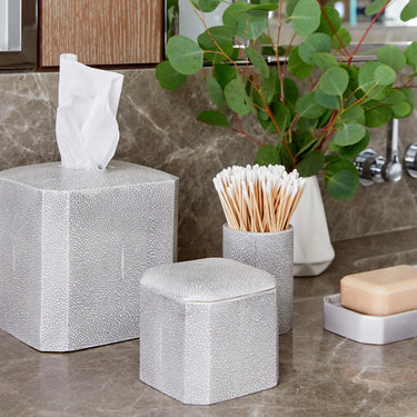 https://cdn.shopify.com/s/files/1/0002/9910/6314/products/shagreen-bath-accessories_40-bleeker.jpg?v=1601495805