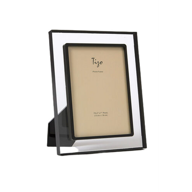 Black Border Lucite Frame, 5 x 7"