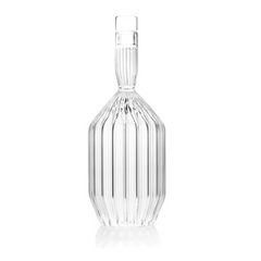 Margot Decanter