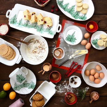 Lastra Holiday Dinnerware